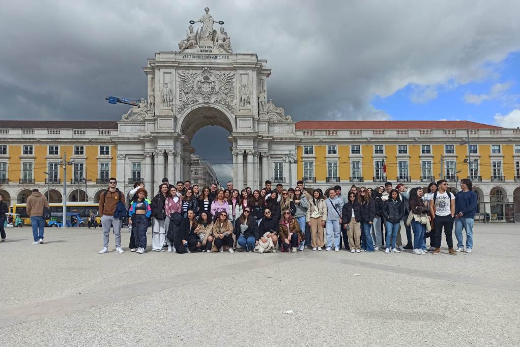 Alunos da Rocha Peixoto Visitam Mafra e Lisboa