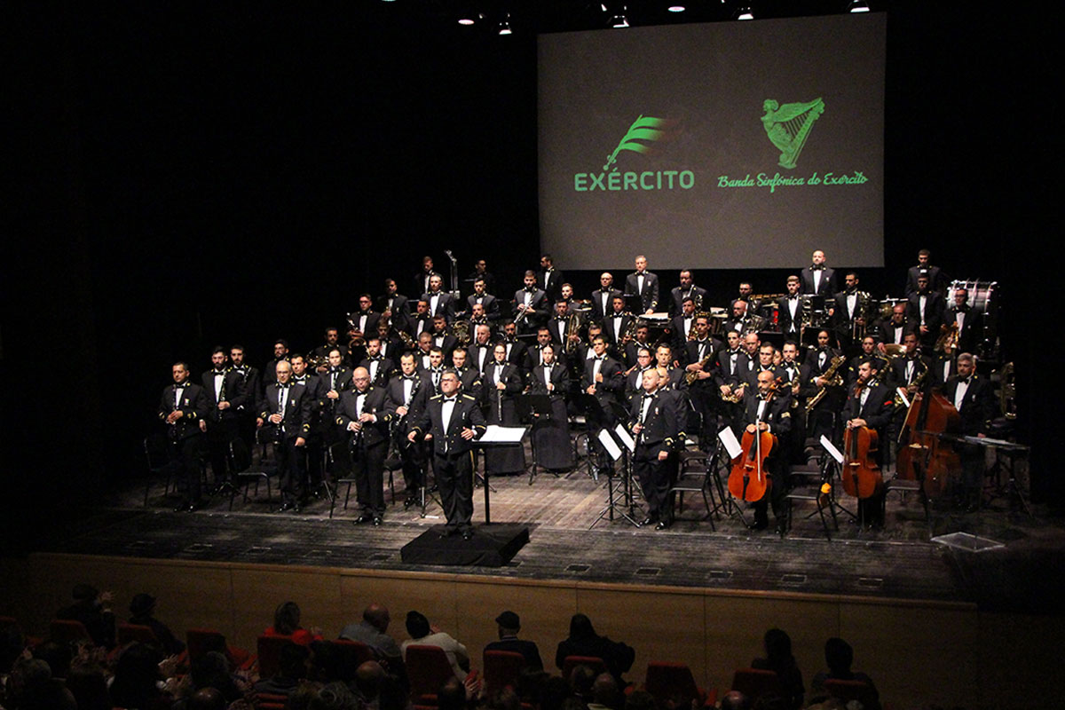 Banda Sinfônica do Exército faz concerto em homenagem ao Dia do Soldado
