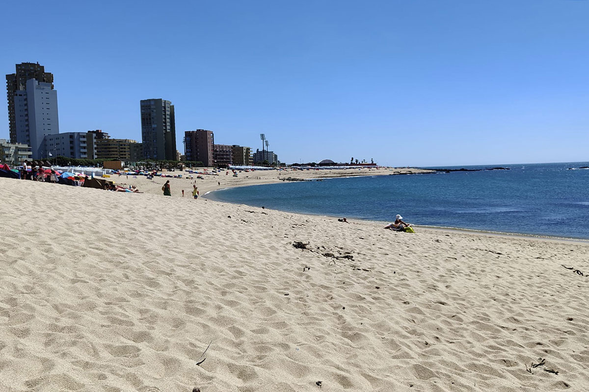 Banhos de Sol e de Mar Regressam à Praia da Lagoa