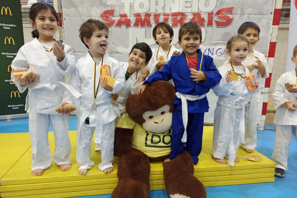 Judo Clube da Póvoa com Samurais de Ouro, Prata e Bronze