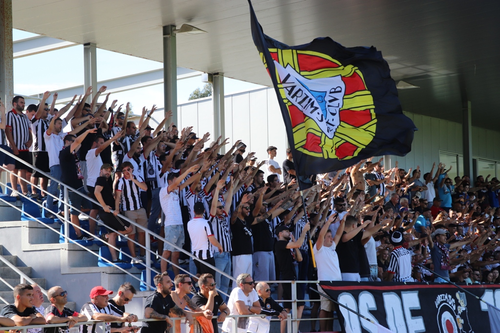 Varzim Tropeça em S. João da Madeira mas Não Cai