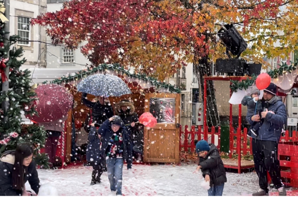 Está a Nevar na Aldeia de Natal em Barcelos