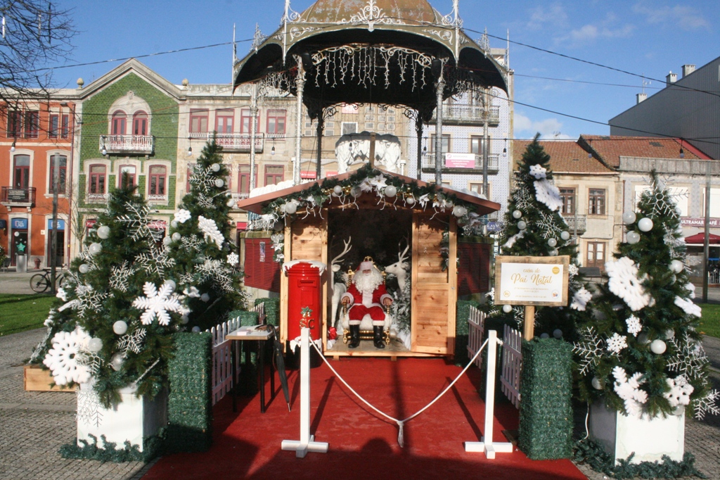 A Praça do Almada é a Aldeia de Natal da Associação Empresarial