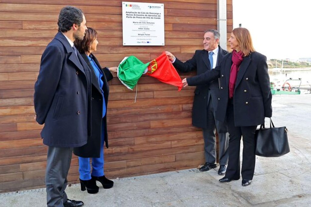 Ministra Descerra Placa do Novo Cais e Armazéns de Aprestos