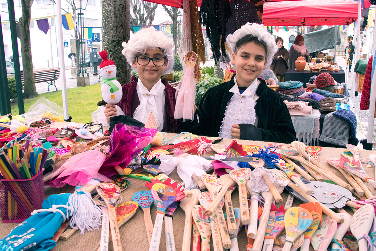 A Tradição da Feira dos Namorados Regressa à Praça de S. João