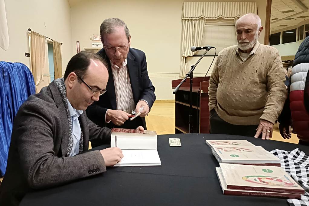 Livro dedicado às comunidades portuguesas Apresentado na Califórnia