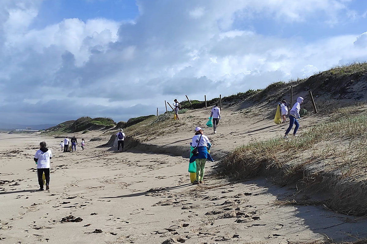 Voluntários Deixaram as Praias do Concelho sem Lixo