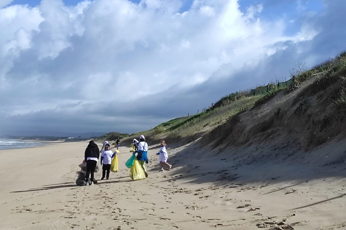 Voluntários Deixaram as Praias do Concelho sem Lixo