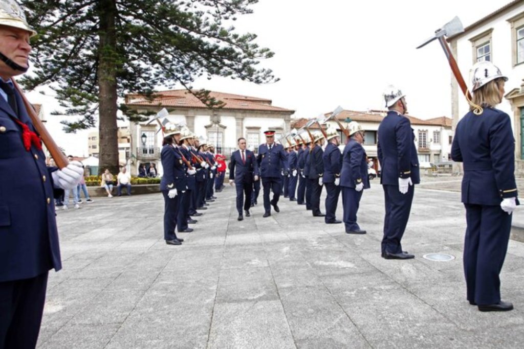 Comemoração do 49º aniversário do 25 de Abril com Cerimónia Oficial