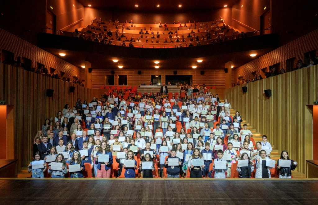 Cine-Teatro Garrett Recebe Alunos de Excelência de Aver-o-Mar