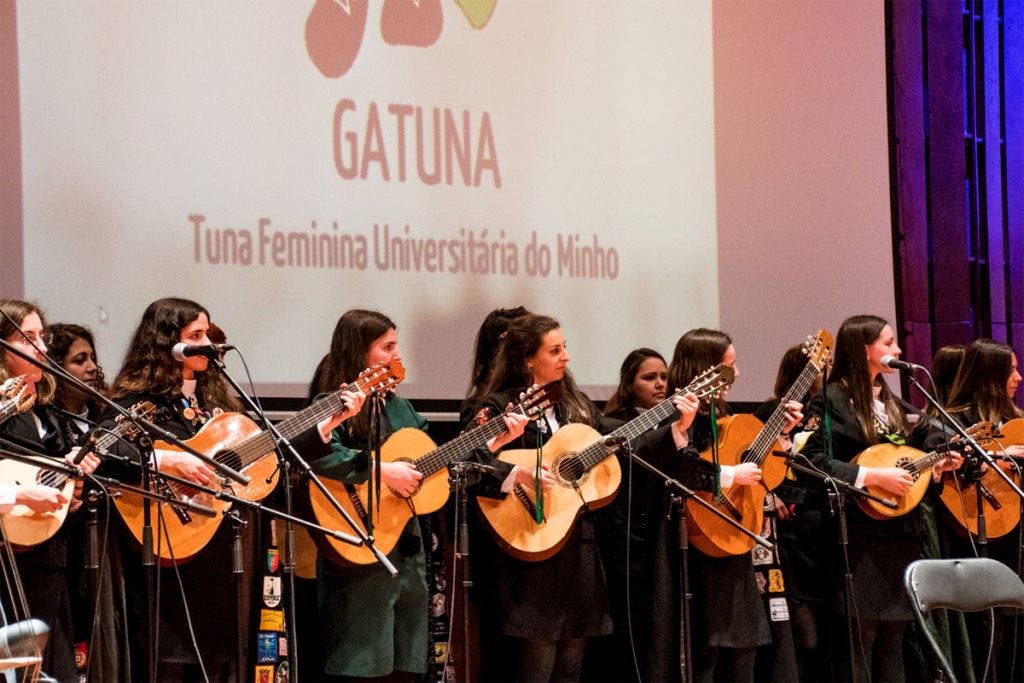 'Minas com Bahia' na Alegria da Tuna Feminina do Orfeão Universitário do Porto