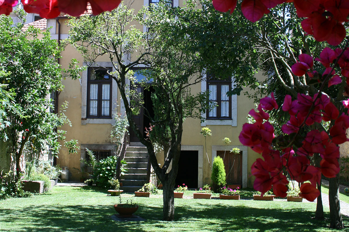 Biblioteca de Jardim em Agosto na Casa Manuel Lopes