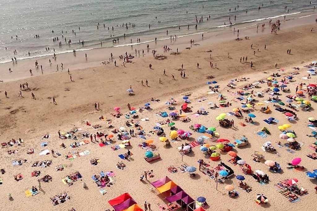 Candidaturas Abertas para venda de bolas de Berlim nas Praias