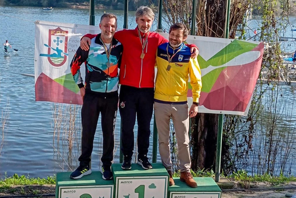 Fluvial Conquista Sete títulos Regionais em Canoagem