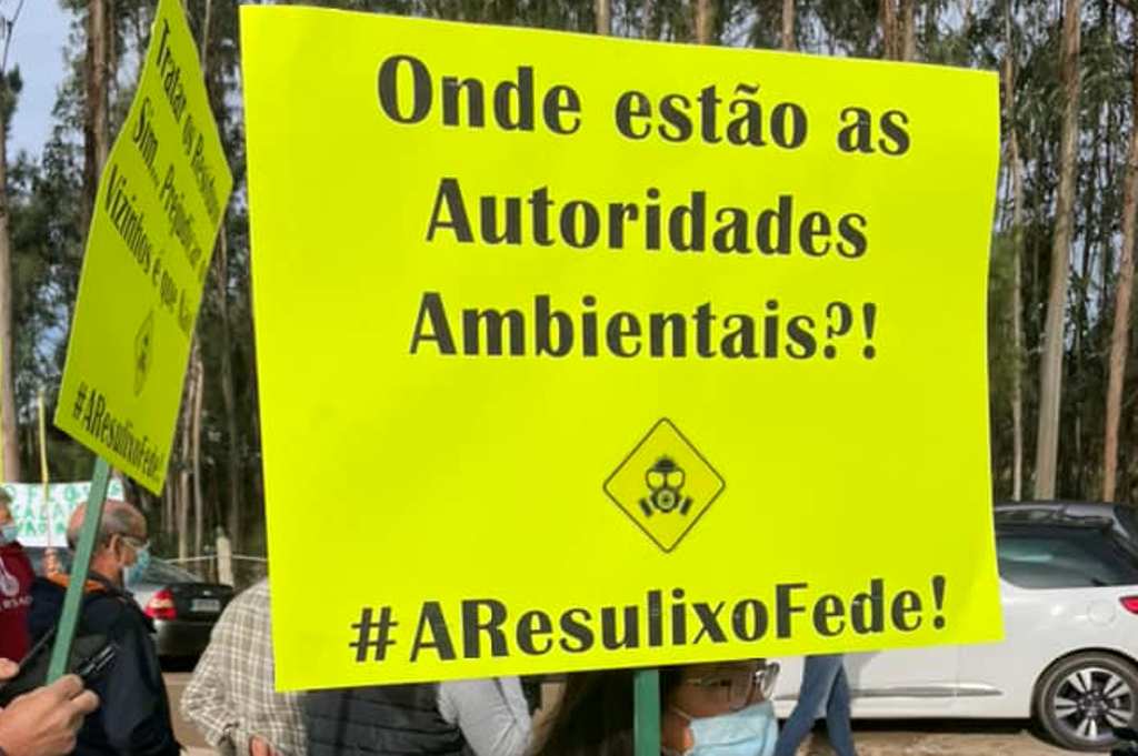 Militantes do PSD/Póvoa Manifestam-se Junto à Resulima