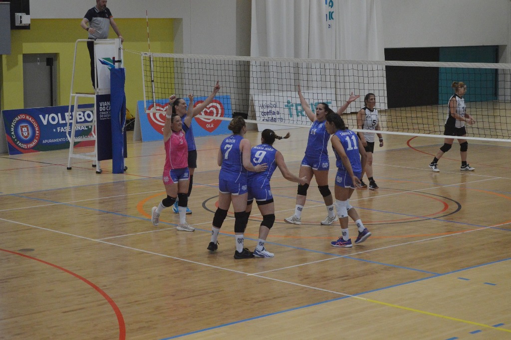 Meninas Maduras Campeãs Nacionais de Voleibol