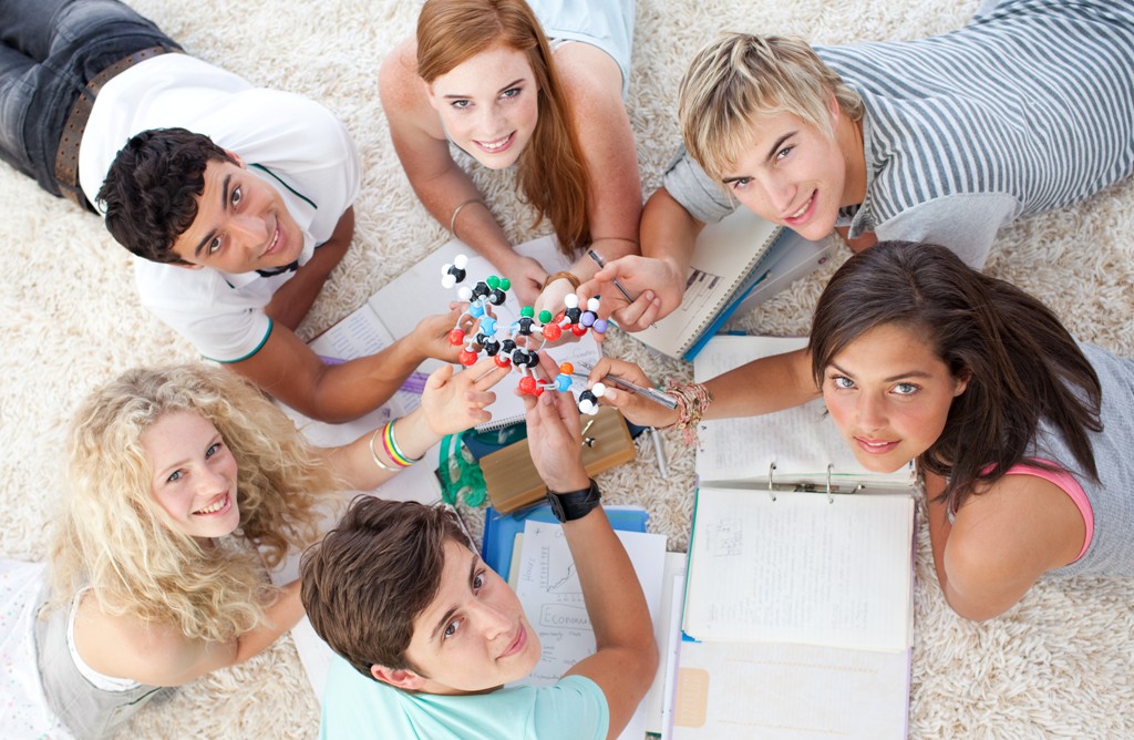 Dia Nacional do Estudante em Casa a Estudar