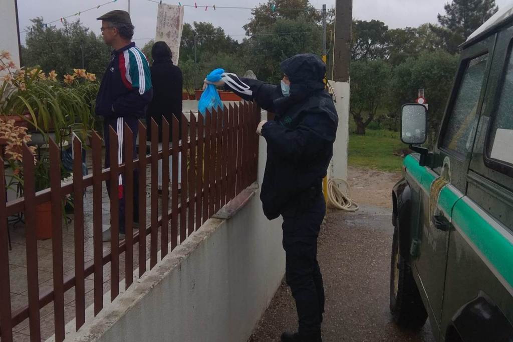 GNR Apoia a Cidadãos em Confinamento Obrigatório