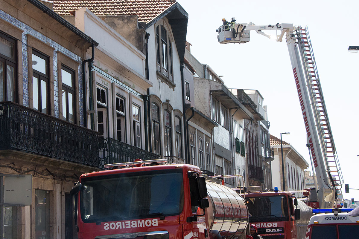 Rua Paulo Barreto Volta a Ser Palco de Incêndio num Edifício