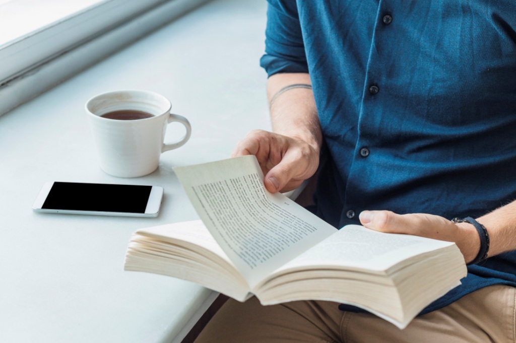 Se Tens Falta de Leitura “Toma Letras” na Biblioteca