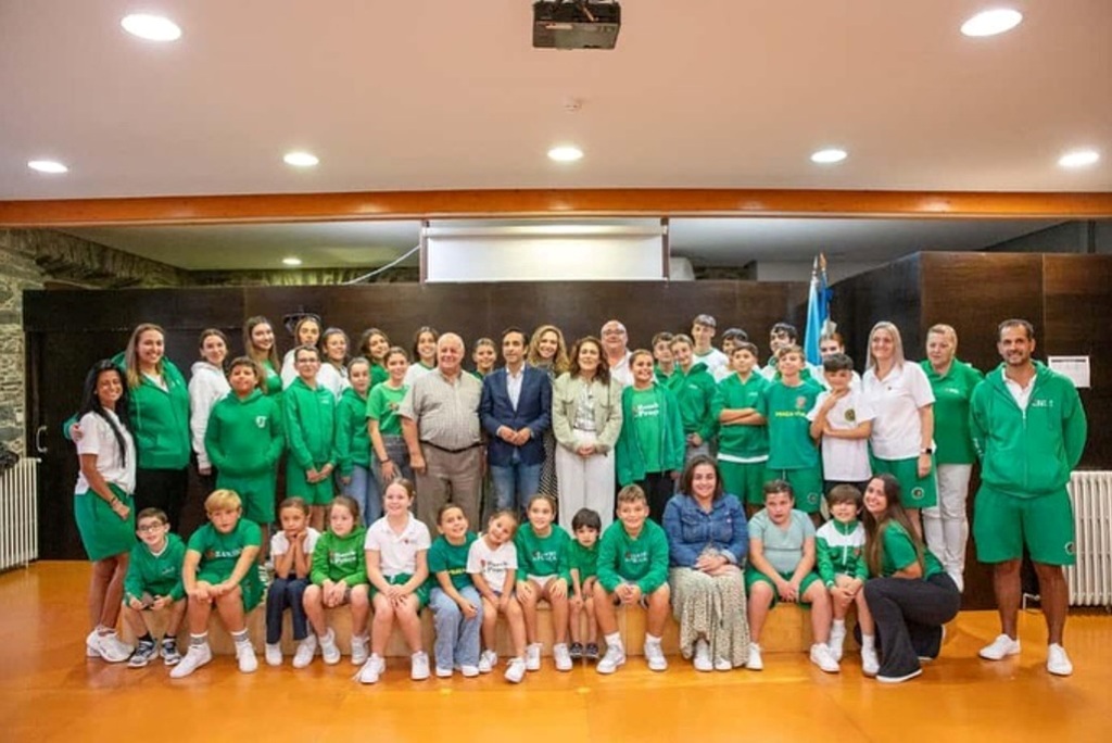 “Outras Músicas Tradicionais” com o Rancho Infantil da Praça