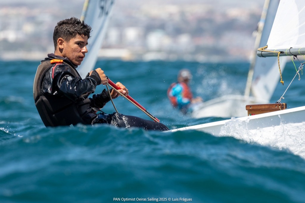 Dois Velejadores do Naval Apurados na Classe Optimist