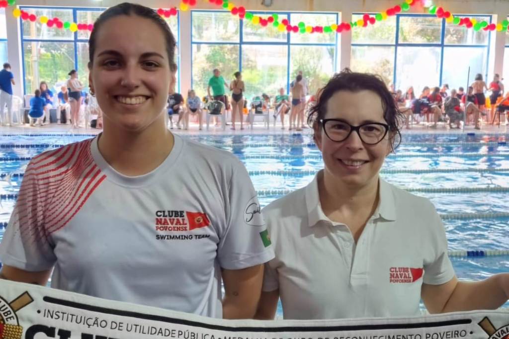 Beatriz Dias em destaque na Natação do Naval Povoense