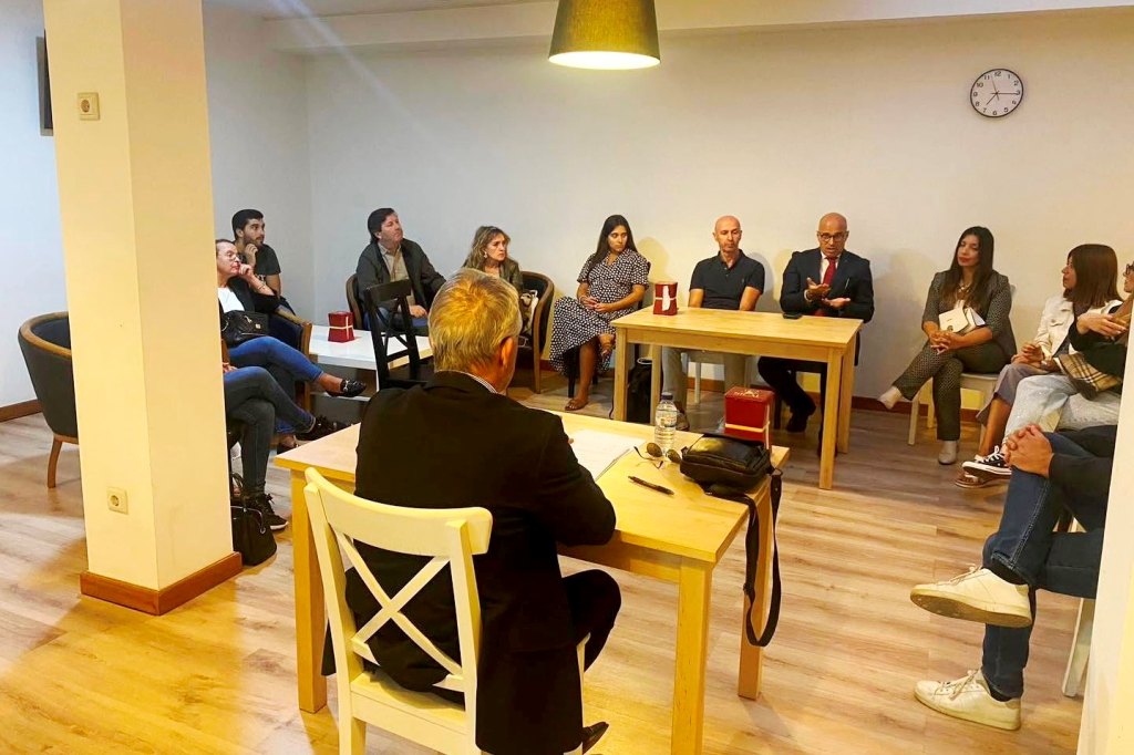 Iniciativa Liberal reuniu-se com comerciantes locais