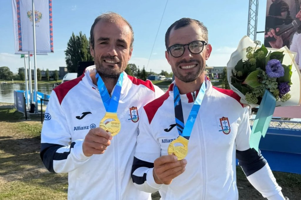 Ramalho e Pimenta campeões do Mundo em K2 na Hungria