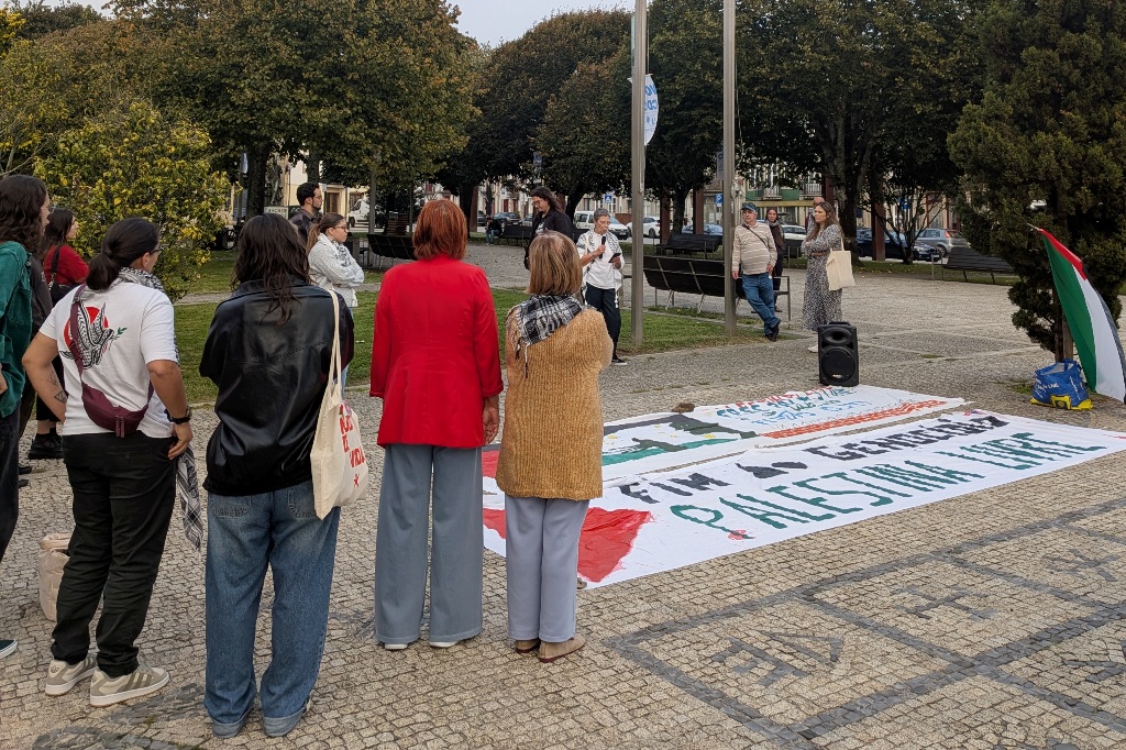 Póvoa Pela Palestina Presente na Concentração na Praça do Almada