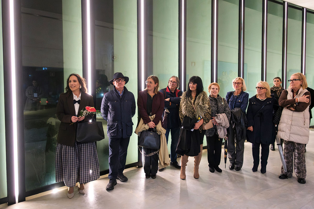 Apresentado Catálogo da Colectiva de Arte “Show (Us) Around”