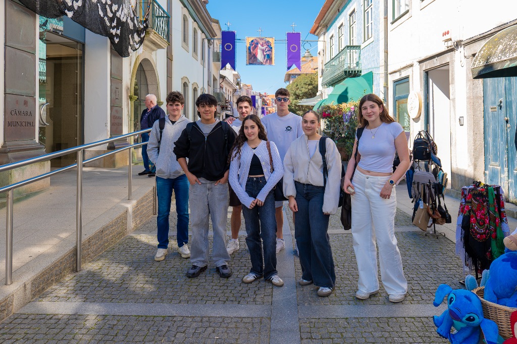 Estratégia Municipal para Reforçar Participação dos Jovens