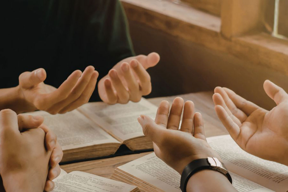 Joias religiosas como presentes que atravessam gerações e guardam significados
