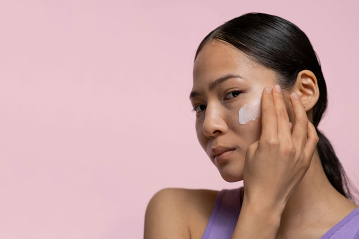 Sente a pele a repuxar? Saiba quais os ingredientes que deve procurar no seu creme