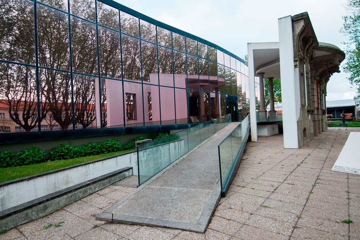 Biblioteca Municipal Incentiva à Leitura e à Requisição de Livros