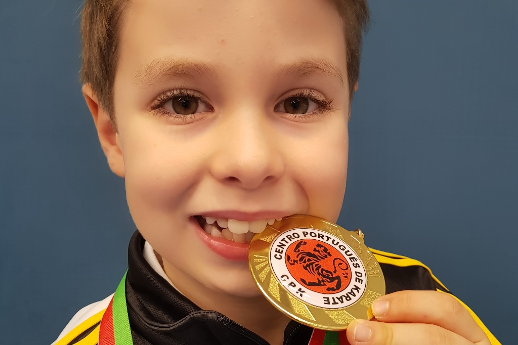 Karateca Poveiro João Costa de Ouro Bronze