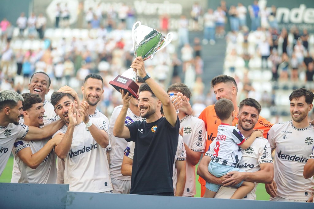 Varzim Ambicioso conquista Torneio de Verão