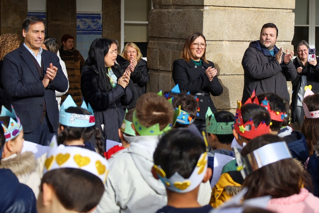 As Janeiras da Escola Nova foram Encantar os Paços do Concelho