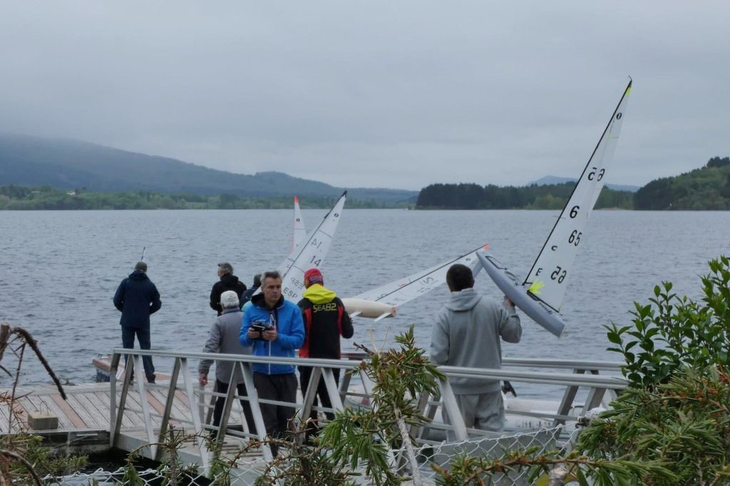 Atletas do Naval Povoense no Campeonato de Espanha de IOM
