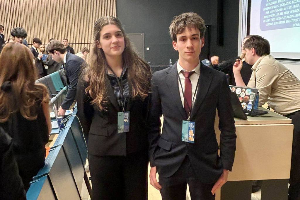Secundária Rocha Peixoto no Parlamento Europeu Jovem