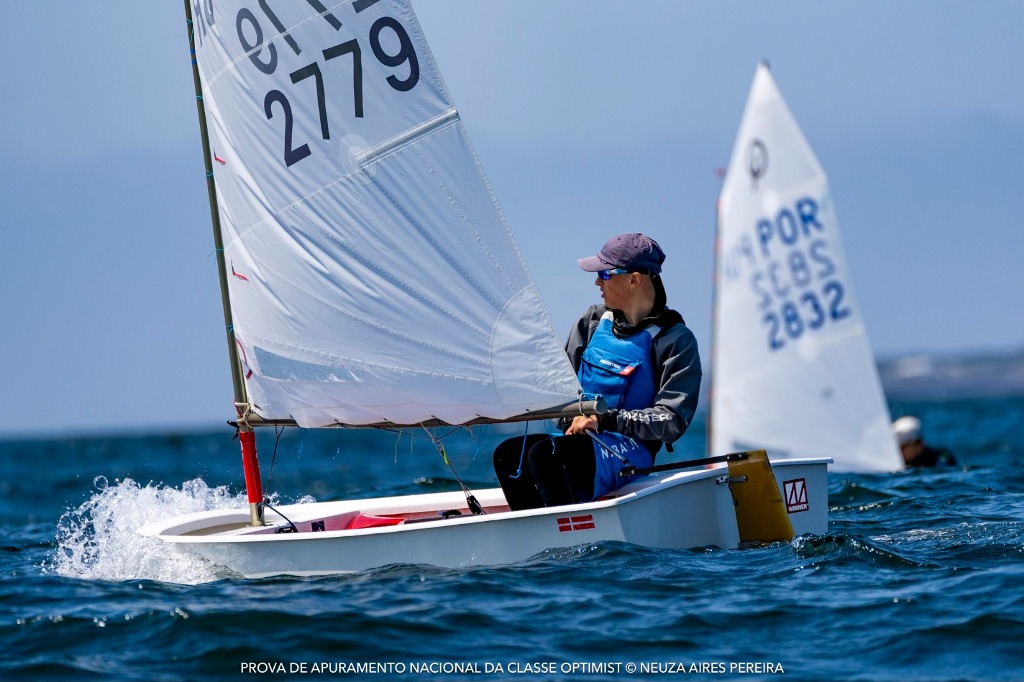Classe Optimist do Clube Naval Povoense em Cascais