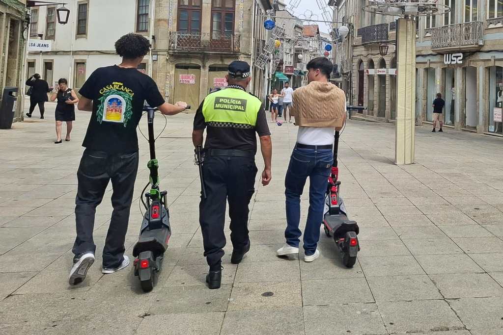Polícia Municipal Fiscaliza Irresponsabilidade de Condutores de Trotinetes