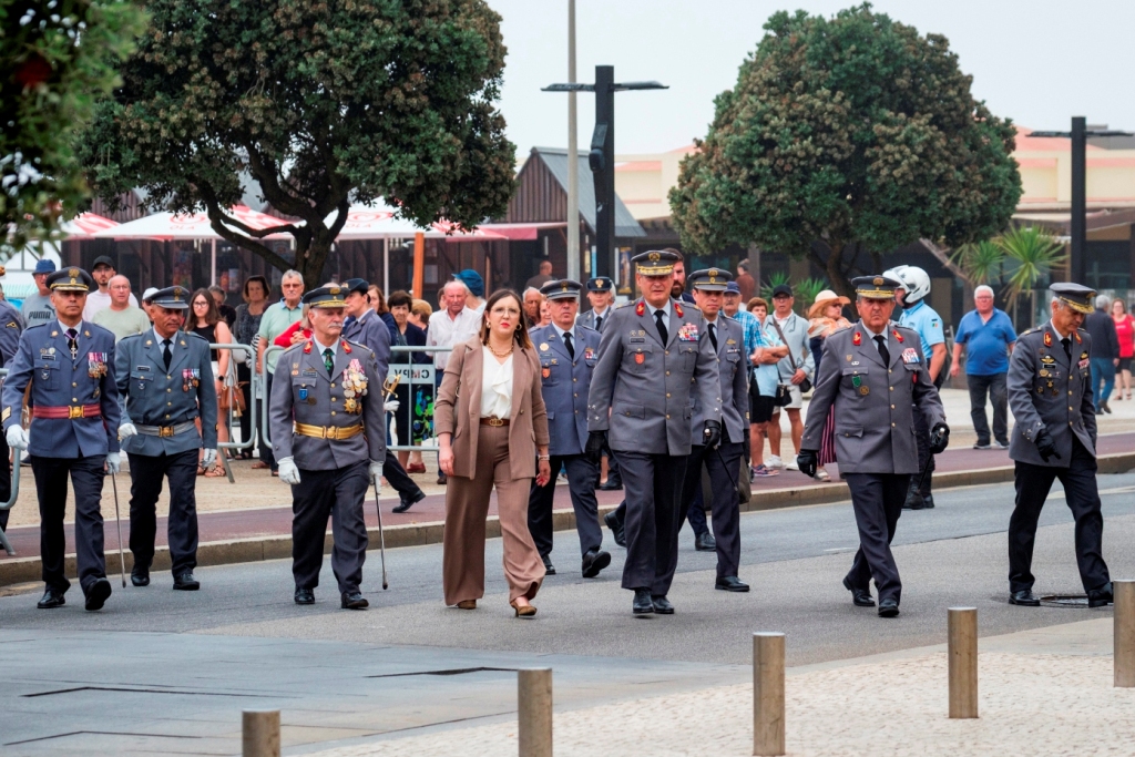 Desfile militar da Escola de Serviços Animou o Passeio Alegre