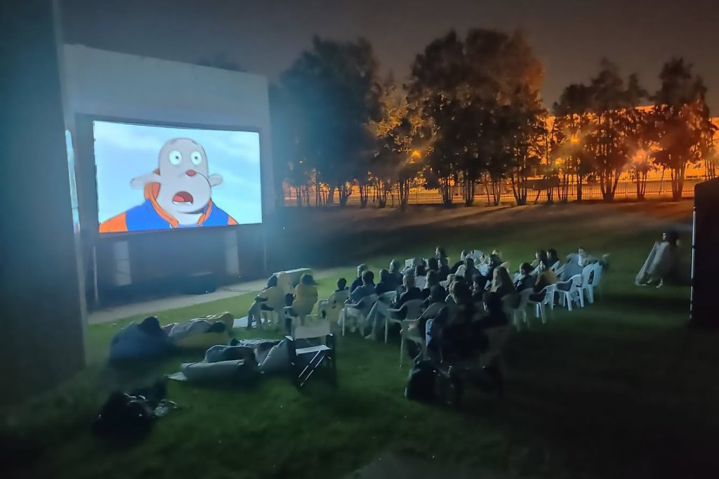 Cineclube Octopus Promove Cinema ao ar livre na Biblioteca Municipal