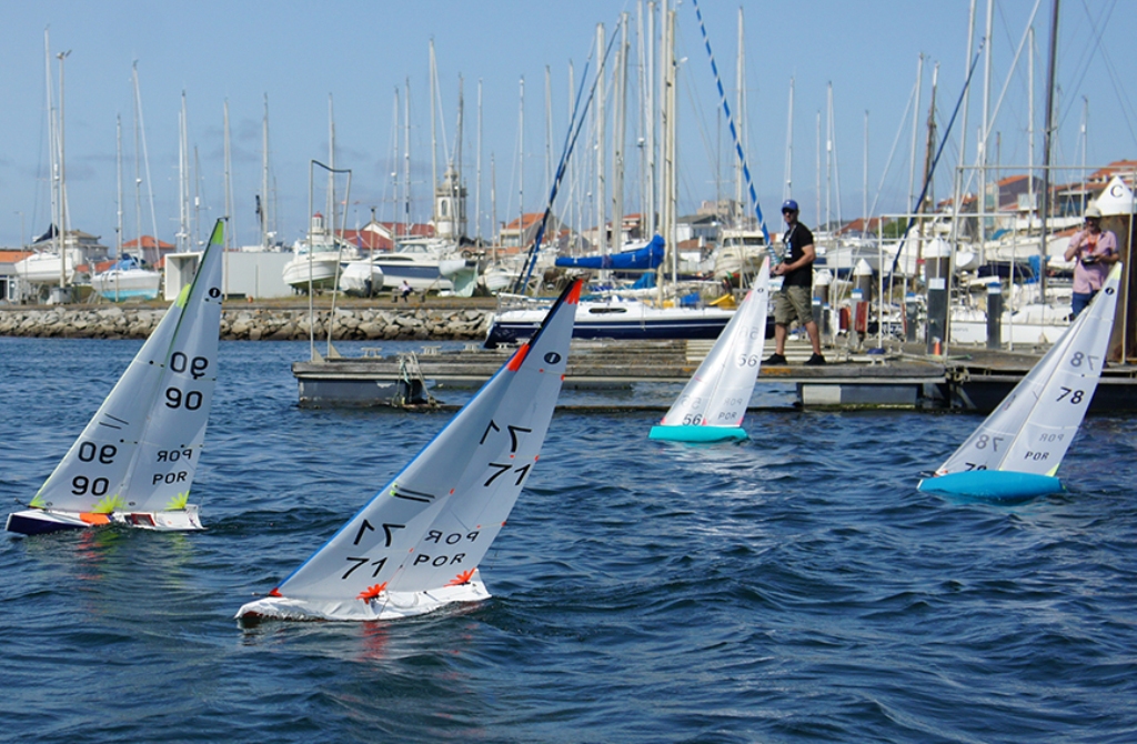 Vela e Polo Aquático do Clube Naval Povoense Intensificam os Treinos