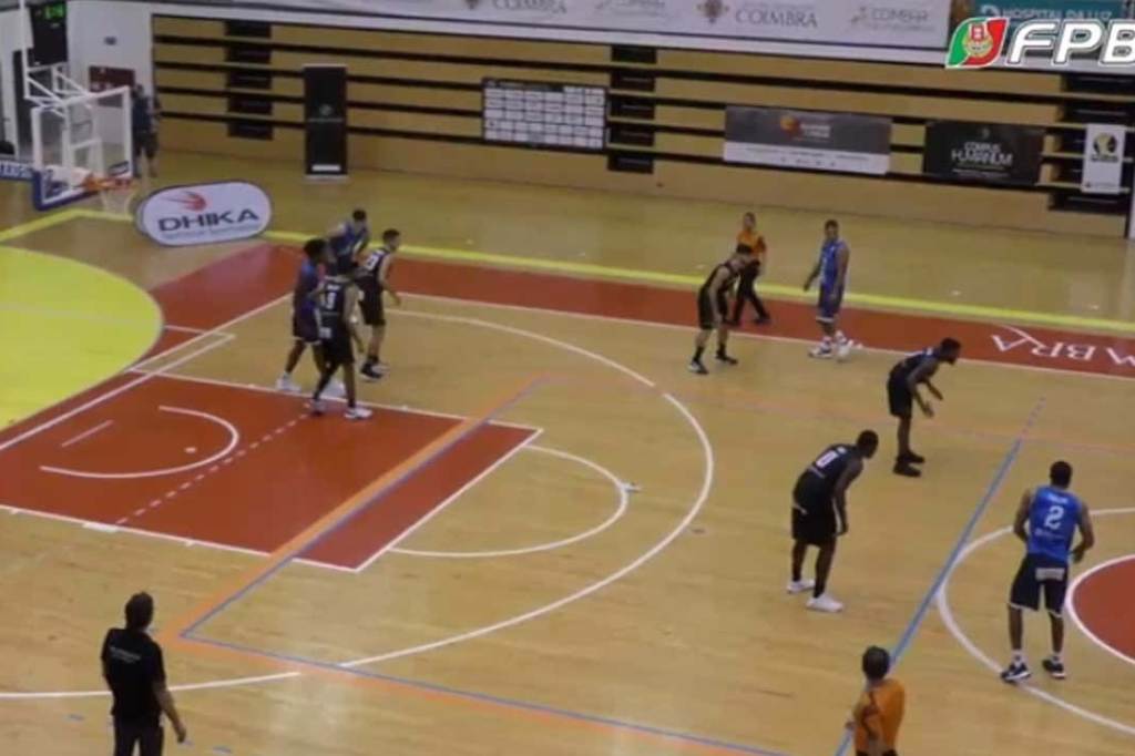 Basquetebol do Desportivo Precisa de 13 Pontos para Subir de Divisão