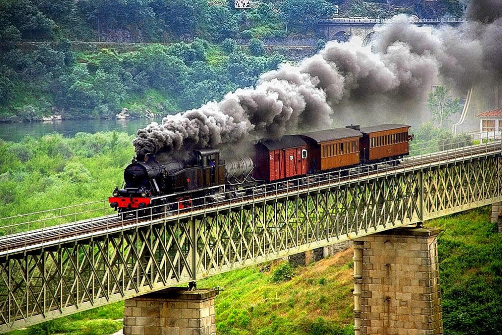Da Saudade Regressa o Comboio Histórico à Linha do Douro