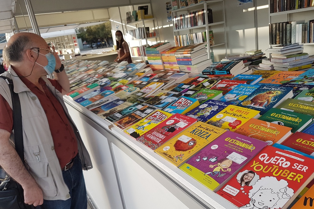 Os Livros Foram à Feira e o Passeio Ficou Alegre