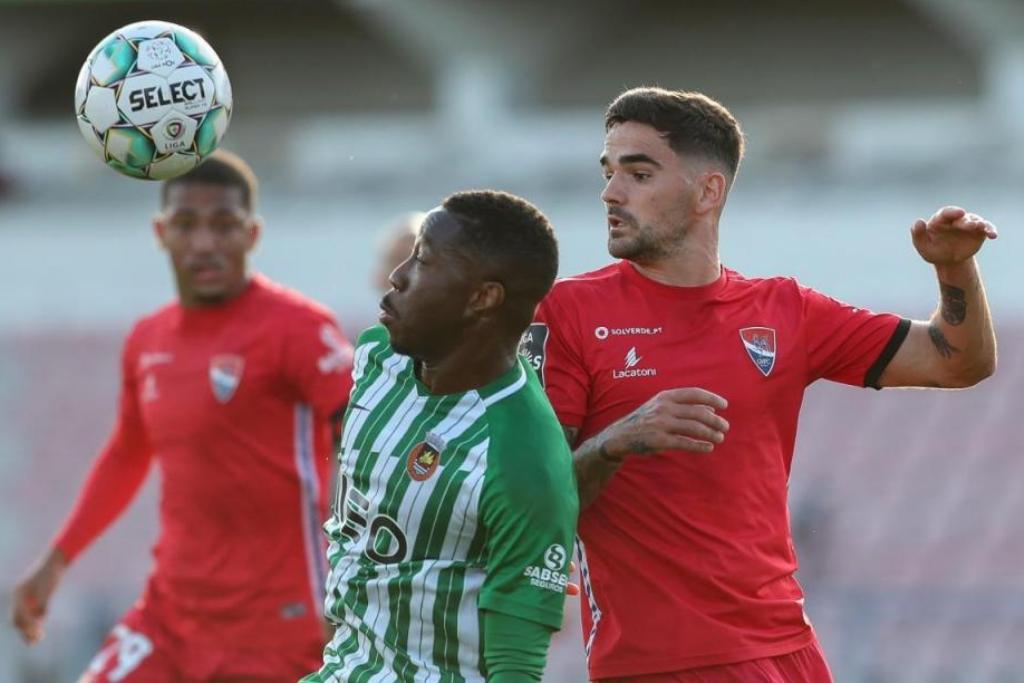 Uma Derrota para o Campeonato Valeu o Afastamento da Taça da Liga