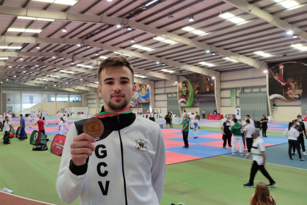 Afonso Torres Medalha de Bronze no Campeonato Nacional de Karaté Sub-21